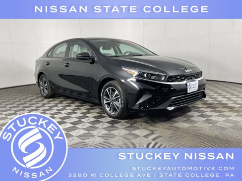Used 2023 Kia Forte LXS image 1