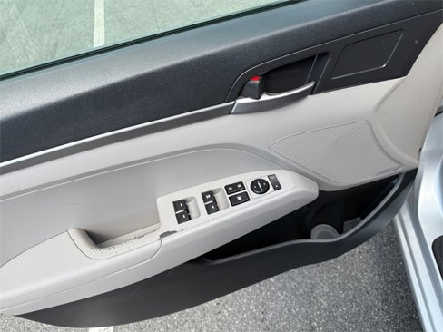 Used 2018 Hyundai Elantra SE image 15