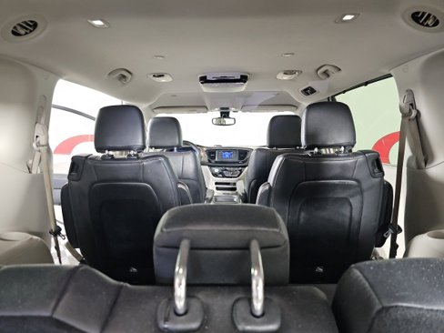 Certified 2017 Chrysler Pacifica Touring-L image 27
