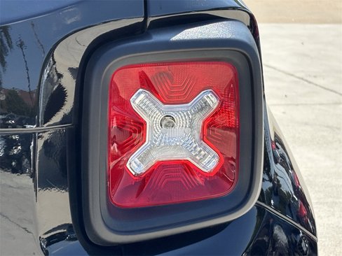 Used 2022 Jeep Renegade Limited image 5
