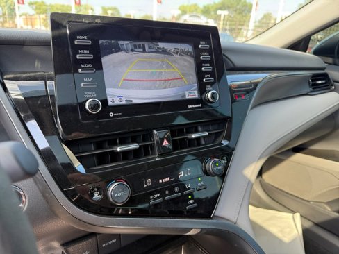 Used 2024 Toyota Camry LE w/ Convenience Package image 31