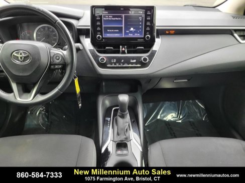 Used 2021 Toyota Corolla LE image 14