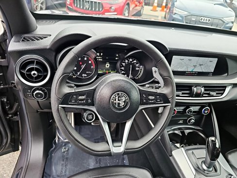 Used 2018 Alfa Romeo Stelvio Ti Sport image 32