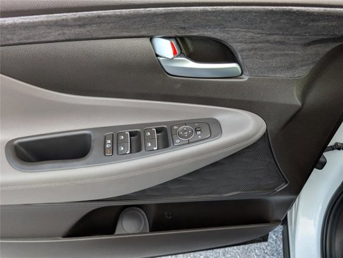 Used 2019 Hyundai Santa Fe SEL image 18