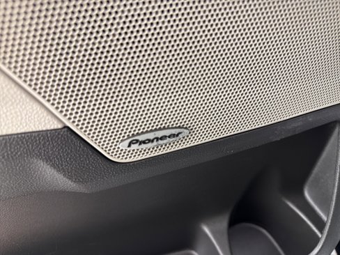 Used 2017 Chevrolet Equinox Premier w/ Enhanced Convenience Package image 13