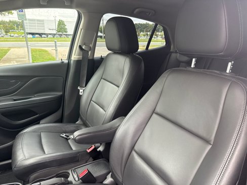 Used 2019 Buick Encore Essence image 10