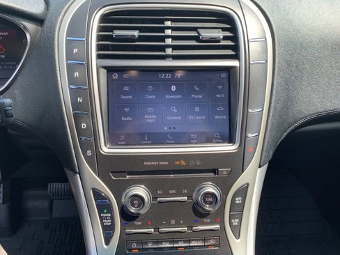 Used 2019 Lincoln Nautilus Premier image 25