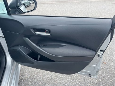 Used 2021 Toyota Corolla LE image 24