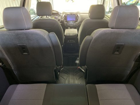 Used 2021 Chevrolet Traverse LT image 16