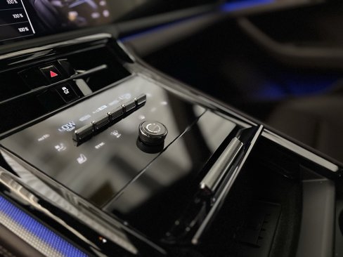 New 2025 Porsche Panamera 4 image 28