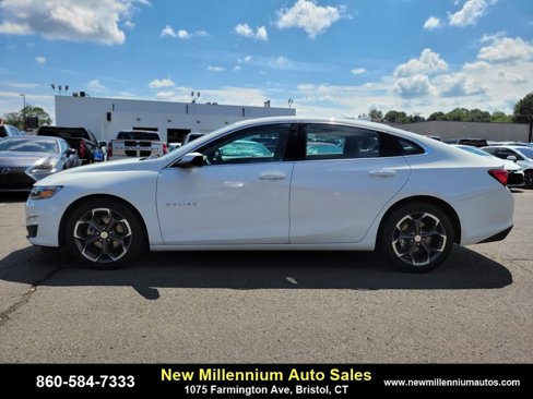 Used 2023 Chevrolet Malibu LT image 2