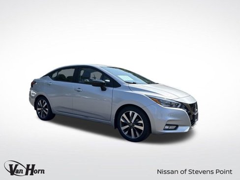 Used 2020 Nissan Versa SR image 30