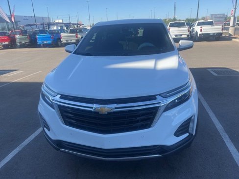Used 2023 Chevrolet Equinox LT image 2