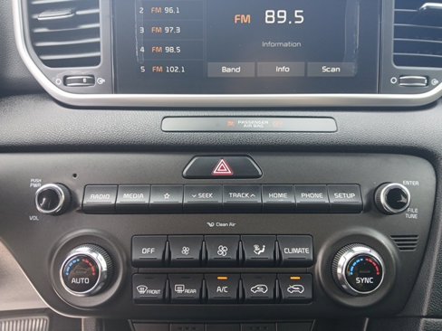Used 2020 Kia Sportage LX w/ LX Popular Package image 17