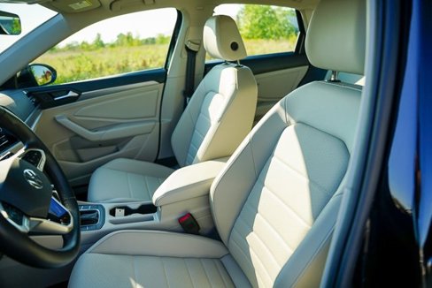 Certified 2023 Volkswagen Jetta SE image 8