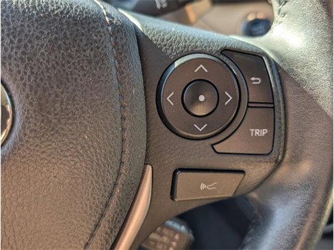 Used 2017 Toyota RAV4 Platinum image 19