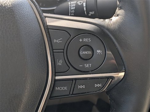 Used 2020 Toyota Camry XLE image 23