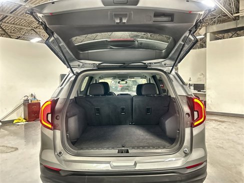 Used 2024 GMC Terrain SLE image 19