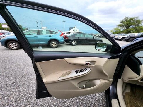 Used 2011 Toyota Corolla LE image 8