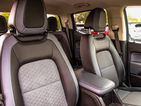 Used 2019 Chevrolet Colorado Z71 image 36