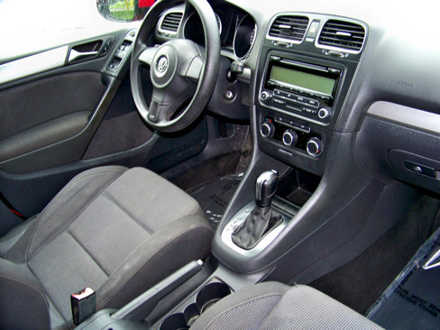 Used 2011 Volkswagen Golf 4-Door image 21