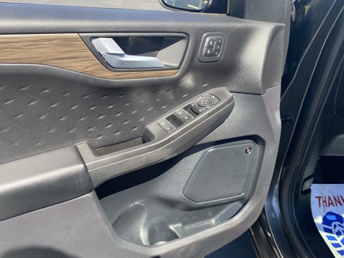Used 2020 Ford Escape Titanium image 14