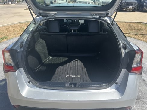 Used 2019 Toyota Prius L Eco image 7