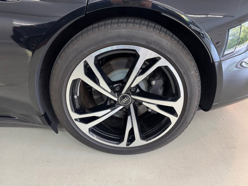 Used 2022 Audi e-tron GT Premium Plus image 27
