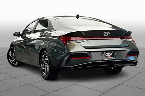 Used 2024 Hyundai Elantra SEL w/ Convenience Package image 10