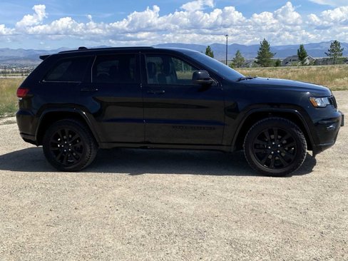 Certified 2018 Jeep Grand Cherokee Altitude image 21