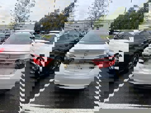 Used 2017 Toyota Camry SE image 8