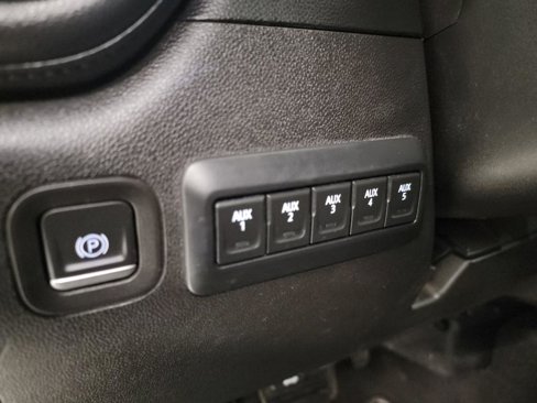 Used 2022 Chevrolet Silverado 3500 LT image 22