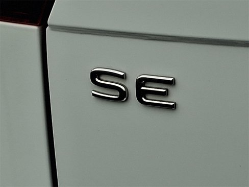 Used 2022 Volkswagen Tiguan SE image 30