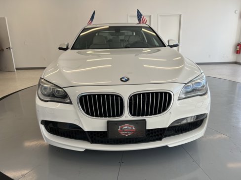 Used 2014 BMW 750Li xDrive image 2