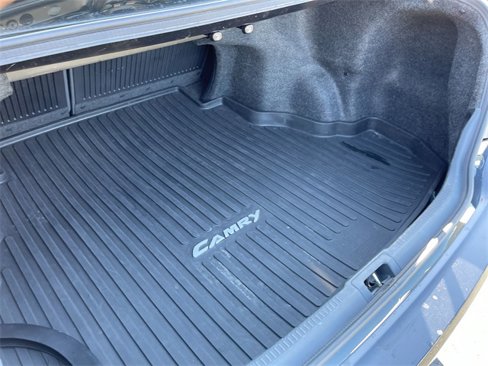 Used 2017 Toyota Camry SE image 22