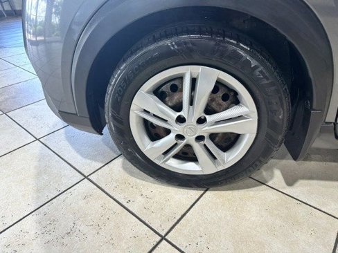 Used 2023 Nissan Kicks S image 7