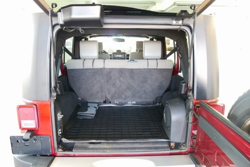 Used 2010 Jeep Wrangler Unlimited Sahara w/ Trailer Tow Group image 12
