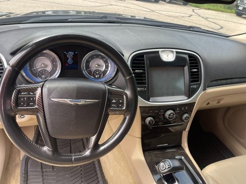 Used 2013 Chrysler 300 w/ Driver Convenience Group image 16