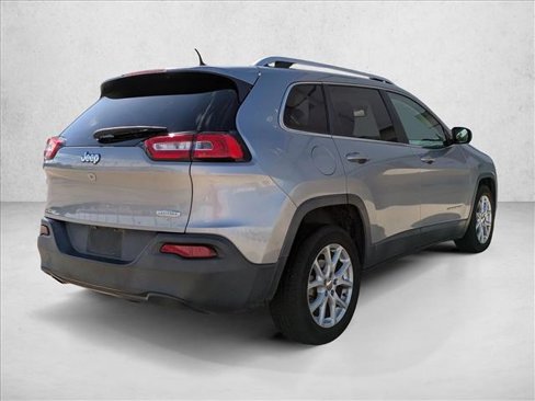 Used 2017 Jeep Cherokee Latitude image 5