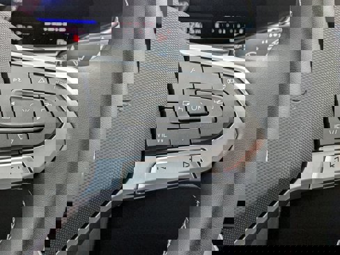 New 2025 Volkswagen Taos SE image 19