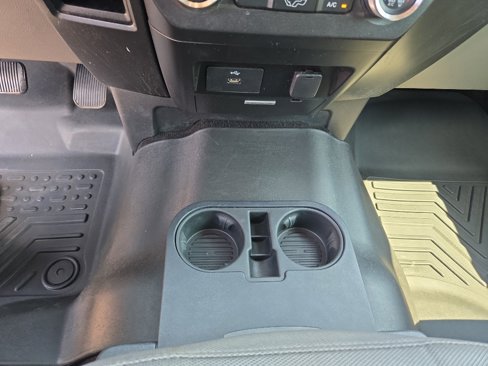 Used 2017 Ford F150 XLT image 32