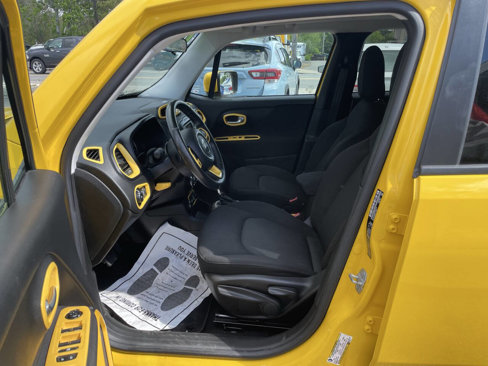 Used 2015 Jeep Renegade Latitude w/ Cold Weather Group II image 16