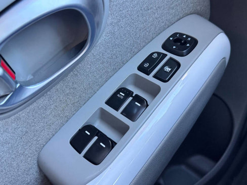 Used 2016 Kia Soul EV image 20