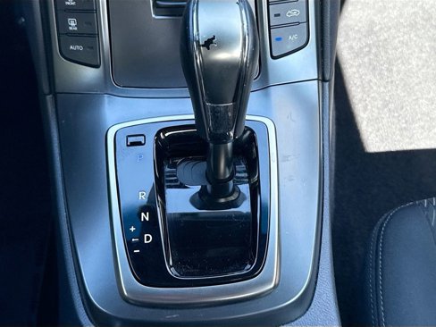 Used 2015 Hyundai Genesis 3.8 image 15