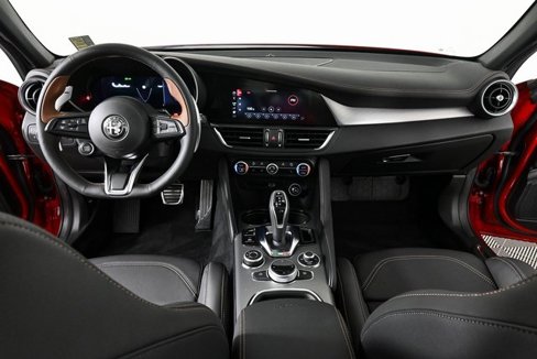 New 2025 Alfa Romeo Giulia w/ Driving Assist Package image 21