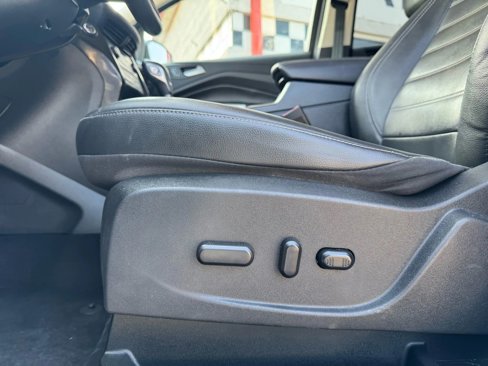 Used 2018 Ford Escape Titanium w/ Ford Safe & Smart Package image 16