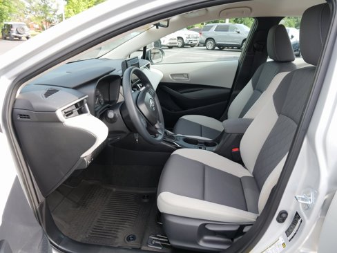Used 2025 Toyota Corolla LE image 14