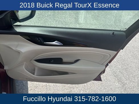 Used 2018 Buick Regal Essence w/ Driver Confidence Package #1 image 10
