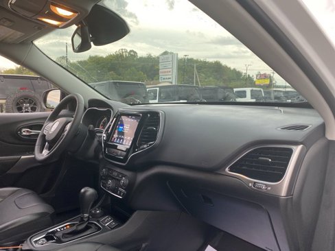 Used 2022 Jeep Cherokee Limited w/ Mopar Interior Package image 8