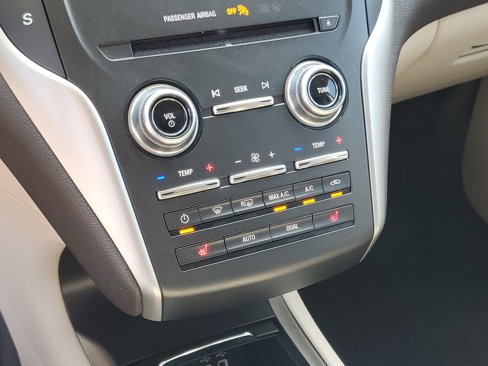 Used 2017 Lincoln MKC Select w/ Select Plus Package image 18